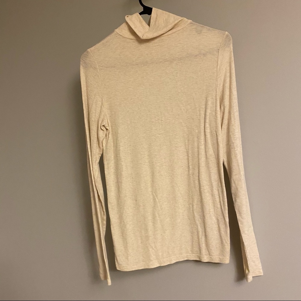 Aerie lightweight turtleneck top